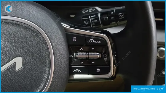 KIA CARNIVAL DIESEL 9-SEATER PRESTIGE
