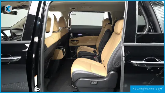 KIA CARNIVAL DIESEL 9-SEATER SIGNATURE