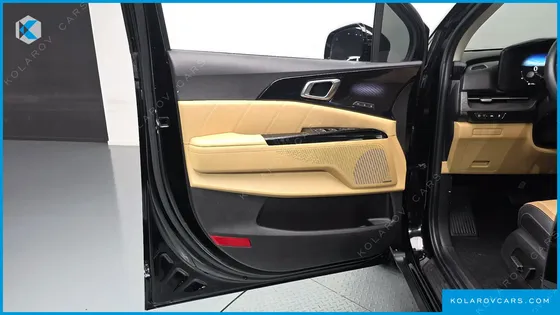KIA CARNIVAL DIESEL 9-SEATER SIGNATURE