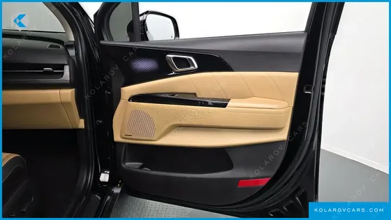 KIA CARNIVAL DIESEL 9-SEATER SIGNATURE