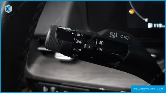 KIA CARNIVAL DIESEL 9-SEATER SIGNATURE