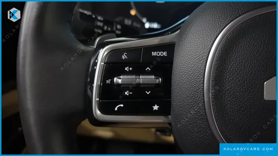 KIA CARNIVAL DIESEL 9-SEATER SIGNATURE