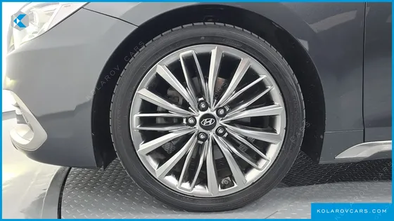 HYUNDAI GRANDEUR 2.2 DIESEL PREMIUM