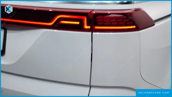 KIA CARNIVAL DIESEL 9-SEATER HI-LIMOUSINE(SPECIAL VEHICLE)