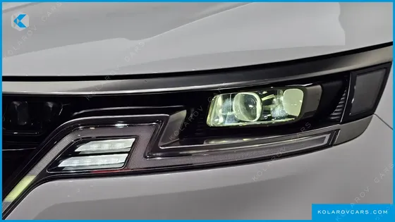 KIA CARNIVAL DIESEL 9-SEATER NOBLESSE
