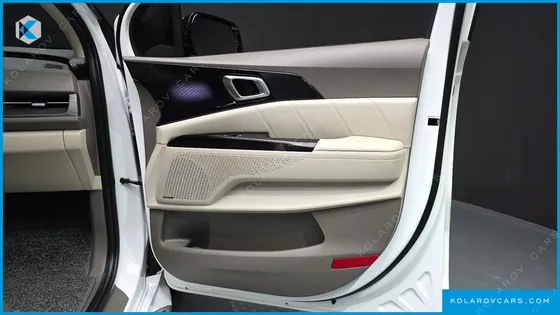 KIA CARNIVAL GASOLINE 7-SEATER SIGNATURE