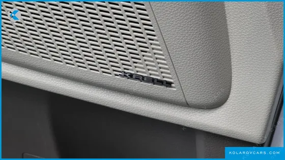 KIA CARNIVAL GASOLINE 7-SEATER SIGNATURE