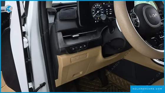 KIA CARNIVAL GASOLINE 9-SEATER SIGNATURE