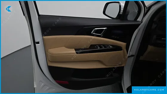 KIA CARNIVAL GASOLINE 9-SEATER SIGNATURE