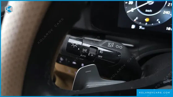 KIA CARNIVAL GASOLINE 9-SEATER SIGNATURE