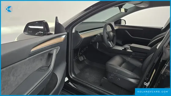 TESLA MODEL Y LONG RANGE AWD