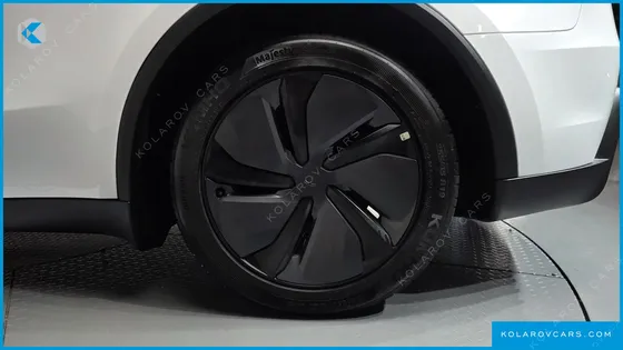 TESLA MODEL Y RWD