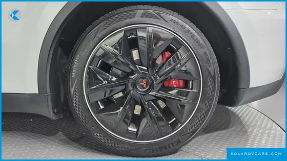 TESLA MODEL Y LONG RANGE AWD