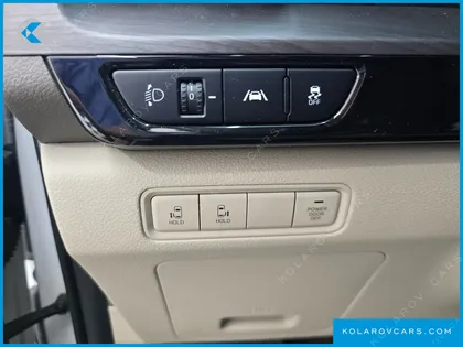 KIA CARNIVAL GASOLINE 9-SEATER PRESTIGE