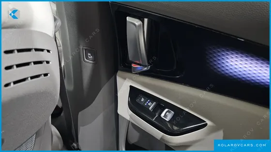 KIA CARNIVAL DIESEL 9-SEATER HI-LIMOUSINE