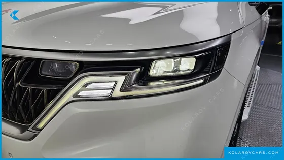 KIA CARNIVAL DIESEL 9-SEATER HI-LIMOUSINE