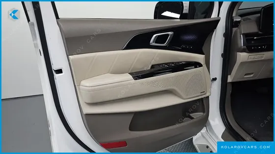 KIA CARNIVAL DIESEL 9-SEATER HI-LIMOUSINE
