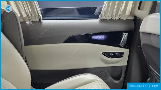 KIA CARNIVAL DIESEL 9-SEATER HI-LIMOUSINE
