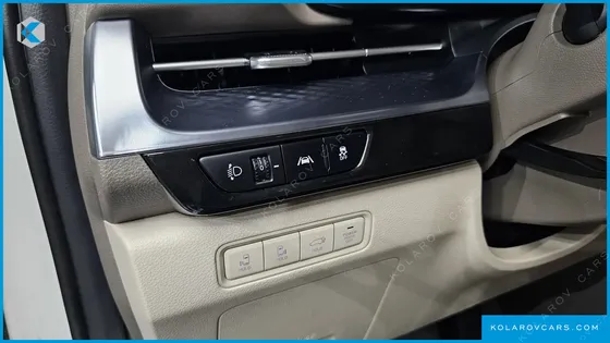 KIA CARNIVAL DIESEL 9-SEATER HI-LIMOUSINE