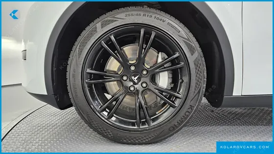 TESLA MODEL Y RWD