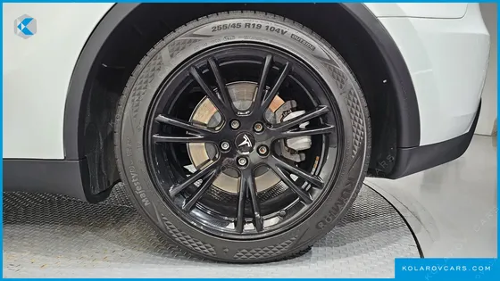 TESLA MODEL Y RWD
