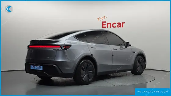 TESLA MODEL Y LONG RANGE AWD