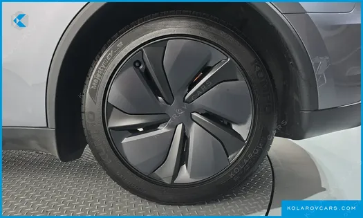 TESLA MODEL Y LONG RANGE AWD