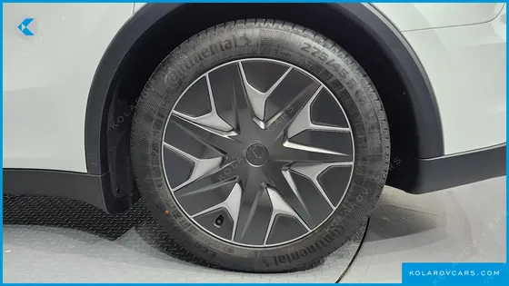 TESLA MODEL Y L LONG RANGE AWD