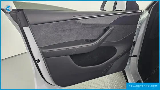 TESLA MODEL Y L LONG RANGE AWD