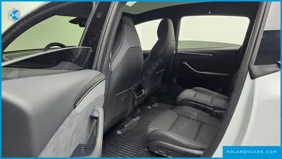 TESLA MODEL Y L LONG RANGE AWD