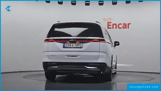 KIA CARNIVAL GASOLINE 9-SEATER SIGNATURE