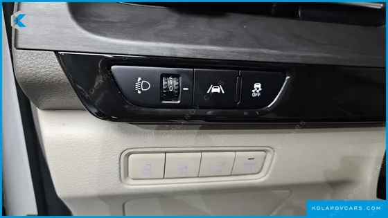KIA CARNIVAL GASOLINE 9-SEATER SIGNATURE