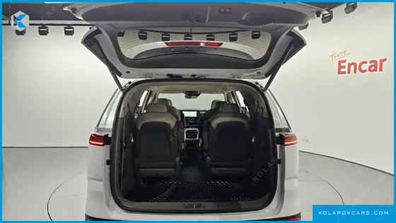 KIA CARNIVAL GASOLINE 9-SEATER SIGNATURE