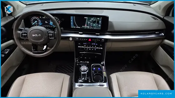 KIA CARNIVAL GASOLINE 7-SEATER HI-LIMOUSINE