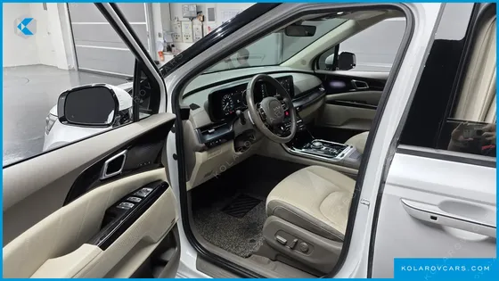 KIA CARNIVAL GASOLINE 7-SEATER HI-LIMOUSINE