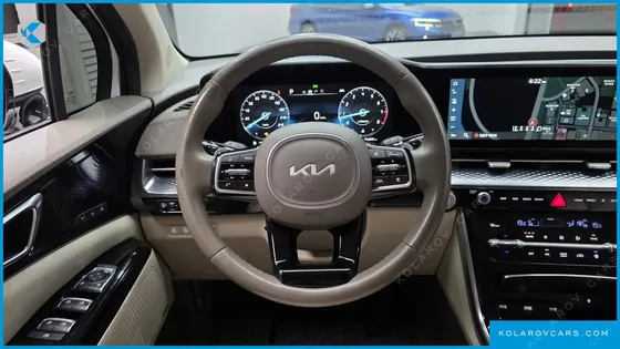 KIA CARNIVAL GASOLINE 7-SEATER HI-LIMOUSINE