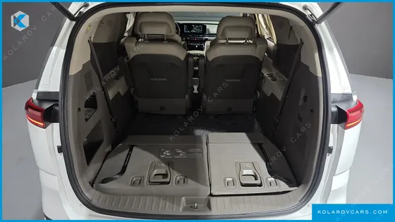 KIA CARNIVAL GASOLINE 7-SEATER HI-LIMOUSINE
