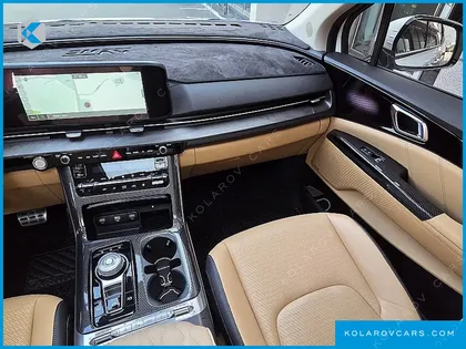 KIA CARNIVAL DIESEL 9-SEATER SIGNATURE