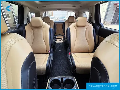 KIA CARNIVAL DIESEL 9-SEATER SIGNATURE