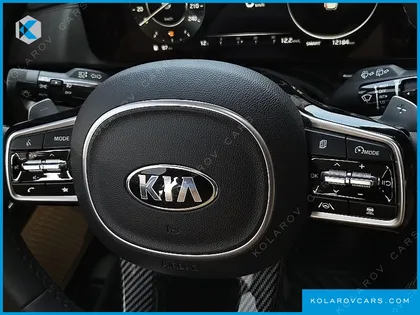 KIA CARNIVAL DIESEL 9-SEATER SIGNATURE