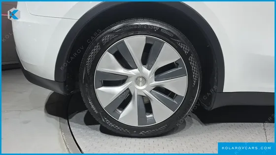 TESLA MODEL Y RWD