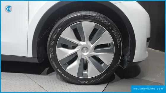 TESLA MODEL Y RWD