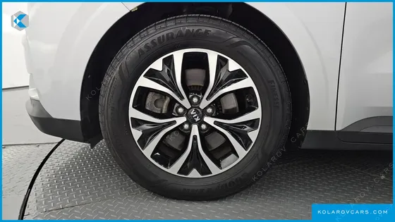 KIA CARNIVAL DIESEL 9-SEATER PRESTIGE