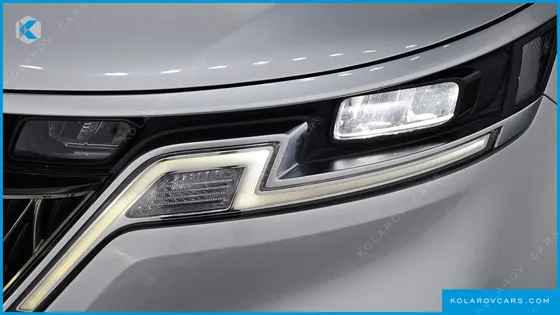KIA CARNIVAL DIESEL 9-SEATER PRESTIGE