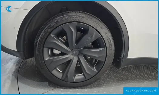 TESLA MODEL Y LONG RANGE AWD