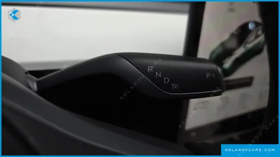 TESLA MODEL Y STANDARD RANGE RWD