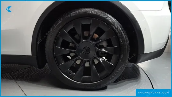 TESLA MODEL Y STANDARD RANGE RWD