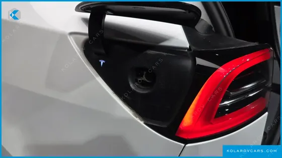 TESLA MODEL Y STANDARD RANGE RWD