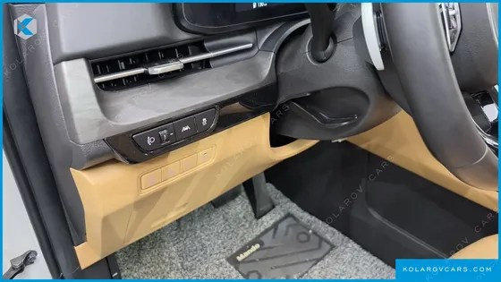 KIA CARNIVAL GASOLINE 9-SEATER SIGNATURE