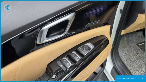 KIA CARNIVAL GASOLINE 9-SEATER SIGNATURE